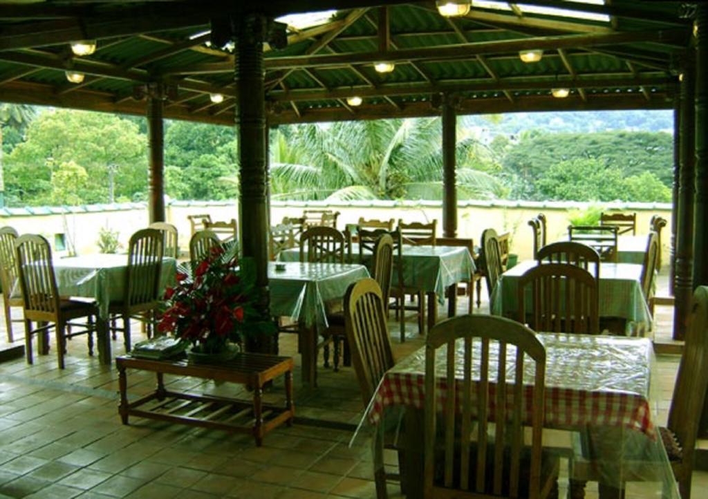 Palm Garden Home Stay Deiyannewela Buitenkant foto